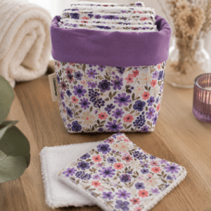 Panière en tissu avec 7 cotons lavables motif aquarelle violet collection Rozen.