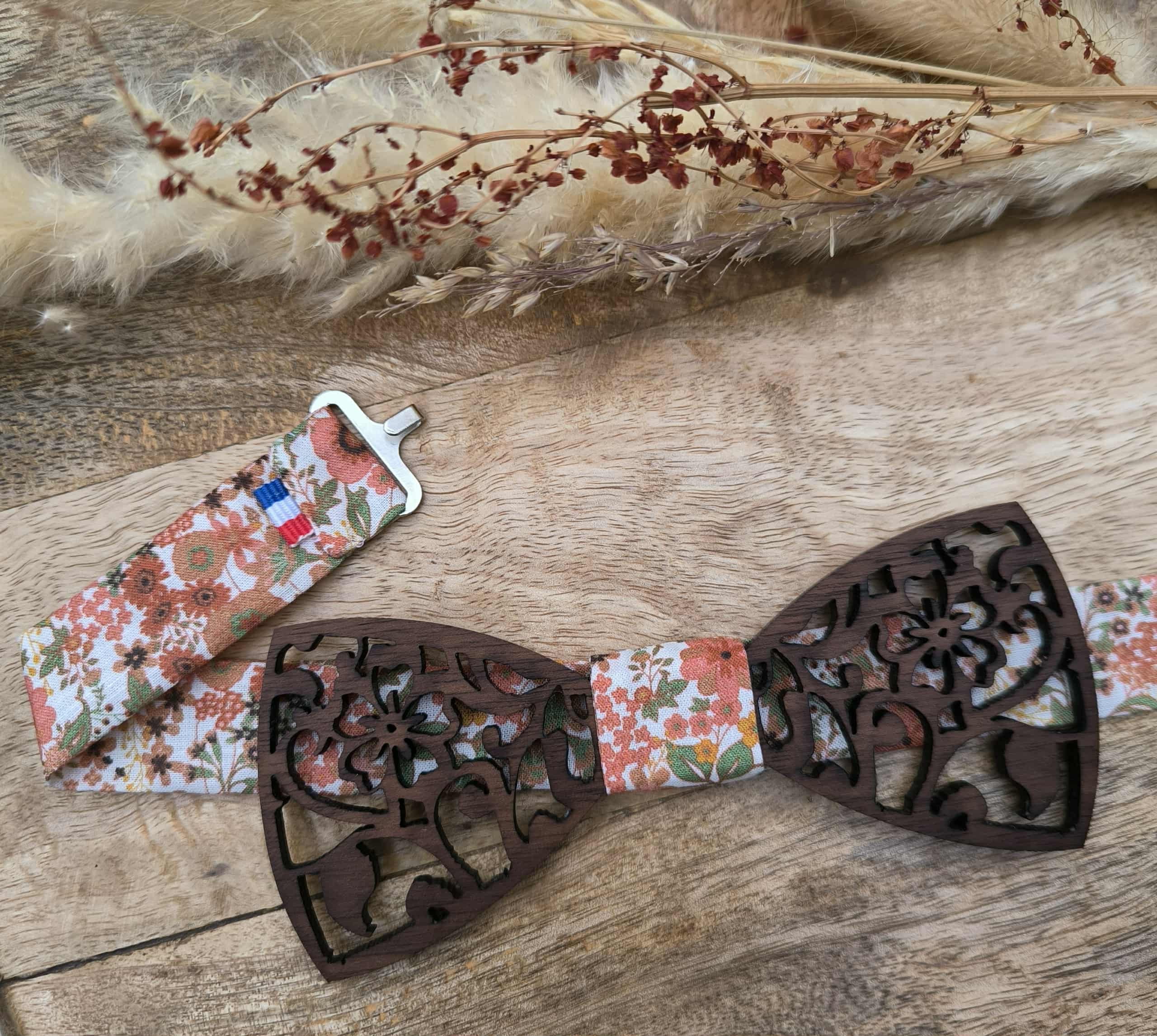 Nœud papillon en bois champêtre ocre