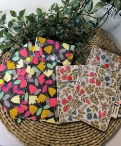 Duo de pochettes de voyage comprenant une pochette imperméable pour savon solide et un étui imperméable pour brosse à dents