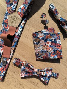 Collection mariage Liberty Thorpe rouille zoom avec nœud papillon, bretelles, pochette, boutons de manchette et lacets
