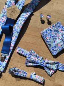 Collection mariage Liberty Wiltshire rose fluo zoom avec nœud papillon, bretelles, pochette, boutons de manchette et lacets